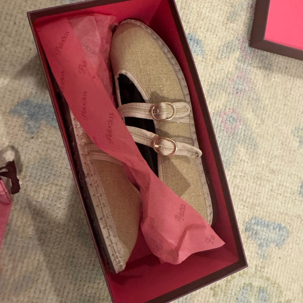 Flabelus Claire linen flat NWT - Picture 3 of 6